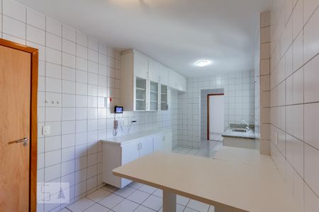 Apartamento para alugar com 135m², 4 quartos e 2 vagas Apartamento para alugar com 135m², 4 quartos e 2 vagasCozinha