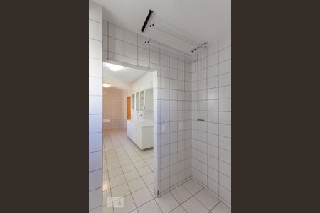 Apartamento para alugar com 135m², 4 quartos e 2 vagas Apartamento para alugar com 135m², 4 quartos e 2 vagasÁrea de serviço