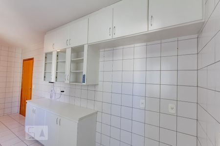 Apartamento para alugar com 135m², 4 quartos e 2 vagas Apartamento para alugar com 135m², 4 quartos e 2 vagasCozinha