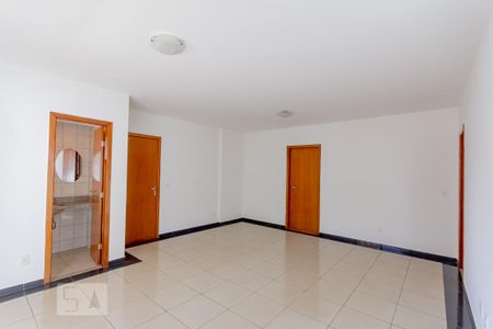 Apartamento para alugar com 135m², 4 quartos e 2 vagas Apartamento para alugar com 135m², 4 quartos e 2 vagasSala