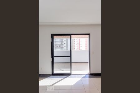 Apartamento para alugar com 135m², 4 quartos e 2 vagas Apartamento para alugar com 135m², 4 quartos e 2 vagasSala