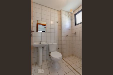 Apartamento para alugar com 135m², 4 quartos e 2 vagas Apartamento para alugar com 135m², 4 quartos e 2 vagasBanheiro de serviço