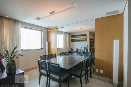 Apartamento para alugar com 125m², 2 quartos e 2 vagasSala