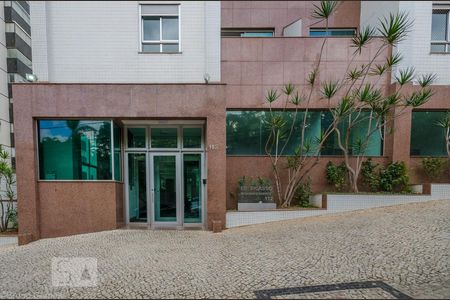 Apartamento para alugar com 125m², 2 quartos e 2 vagasFachada