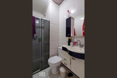 Banheiro  de casa de condomínio à venda com 2 quartos, 120m² em Vila Domitila, São Paulo