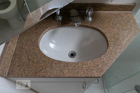 Detalhe do banheiro da suíte  de apartamento para alugar com 2 quartos, 65m² em Vila Mariana, São Paulo