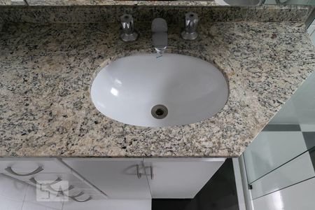 Detalhe do banheiro  de apartamento para alugar com 2 quartos, 65m² em Vila Mariana, São Paulo