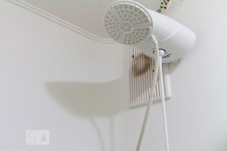 Banheiro de kitnet/studio para alugar com 1 quarto, 25m² em Centro Histórico, Porto Alegre