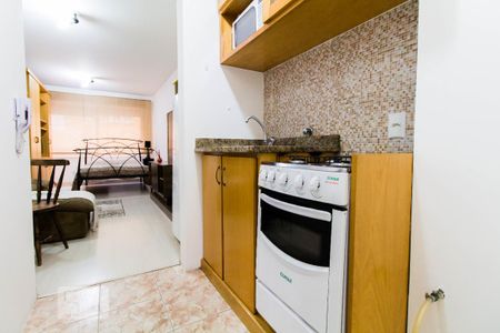Cozinha de kitnet/studio para alugar com 1 quarto, 25m² em Centro Histórico, Porto Alegre