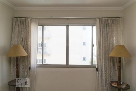 Apartamento à venda com 86m², 2 quartos e 1 vaga Apartamento à venda com 86m², 2 quartos e 1 vagaJanela da sala