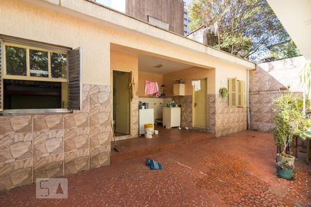 Casa para alugar com 250m², 5 quartos e 2 vagasFundos