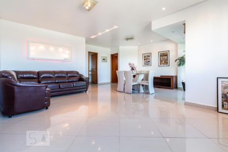 Apartamento para alugar com 120m², 3 quartos e 2 vagas Apartamento para alugar com 120m², 3 quartos e 2 vagasSala