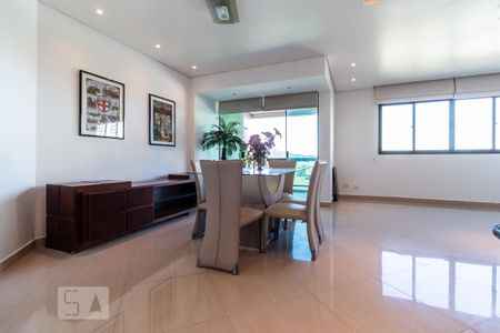 Apartamento para alugar com 120m², 3 quartos e 2 vagas Apartamento para alugar com 120m², 3 quartos e 2 vagasSala