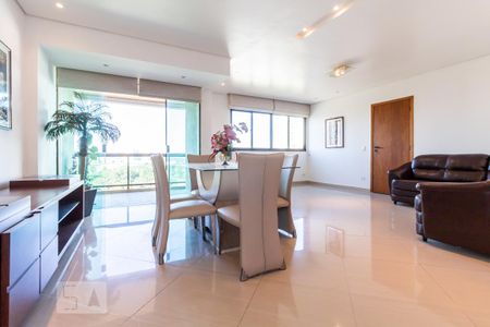 Apartamento para alugar com 120m², 3 quartos e 2 vagas Apartamento para alugar com 120m², 3 quartos e 2 vagasSala