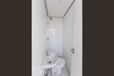 Banheiro de Serviço de apartamento para alugar com 3 quartos, 100m² em Recreio dos Bandeirantes, Rio de Janeiro