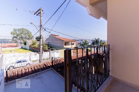 Casa à venda com 340m², 5 quartos e 4 vagas Casa à venda com 340m², 5 quartos e 4 vagasVaranda