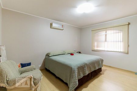 Casa à venda com 340m², 5 quartos e 4 vagas Casa à venda com 340m², 5 quartos e 4 vagasSuíte