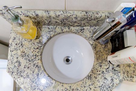 Casa à venda com 340m², 5 quartos e 4 vagas Casa à venda com 340m², 5 quartos e 4 vagasDetalhe banheiro de serviço 1