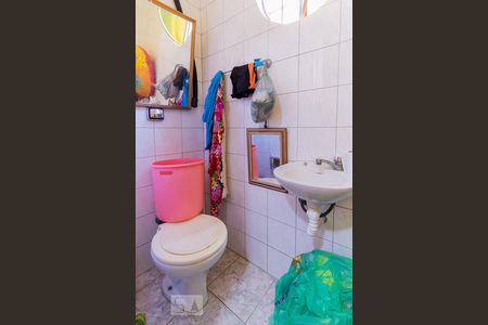 Casa à venda com 340m², 5 quartos e 4 vagas Casa à venda com 340m², 5 quartos e 4 vagasBanheiro de Serviço 2