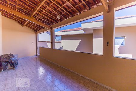 Casa à venda com 340m², 5 quartos e 4 vagas Casa à venda com 340m², 5 quartos e 4 vagasChurrasqueira