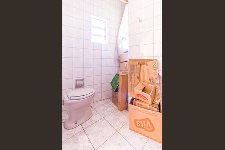 Casa à venda com 340m², 5 quartos e 4 vagas Casa à venda com 340m², 5 quartos e 4 vagasBanheiro da Churrasqueira