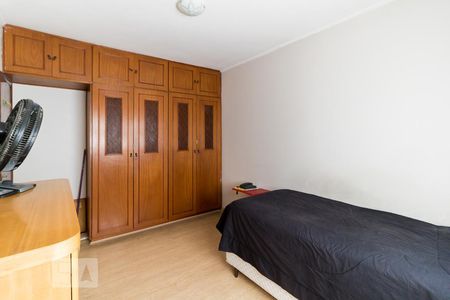 Casa à venda com 340m², 5 quartos e 4 vagas Casa à venda com 340m², 5 quartos e 4 vagasQuarto 2