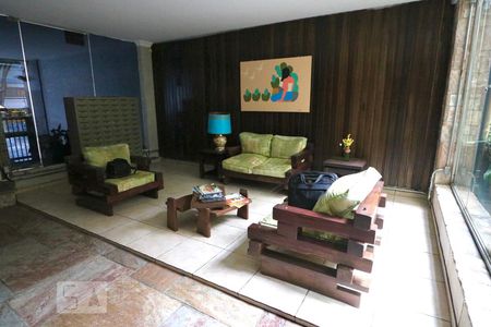 Apartamento para alugar com 87m², 3 quartos e sem vagaHall social