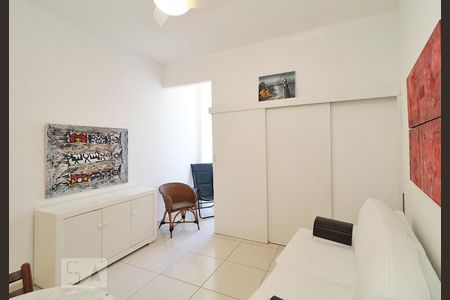 Sala. de apartamento para alugar com 1 quarto, 33m² em Copacabana, Rio de Janeiro