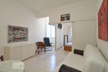 Sala. de apartamento para alugar com 1 quarto, 33m² em Copacabana, Rio de Janeiro