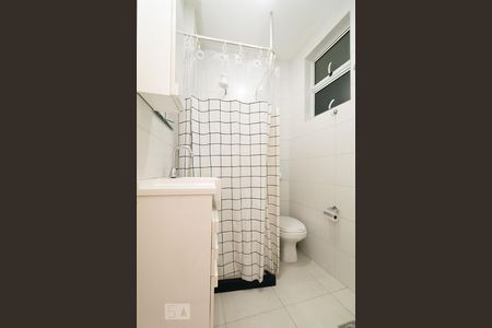 Banheiro. de apartamento para alugar com 1 quarto, 33m² em Copacabana, Rio de Janeiro
