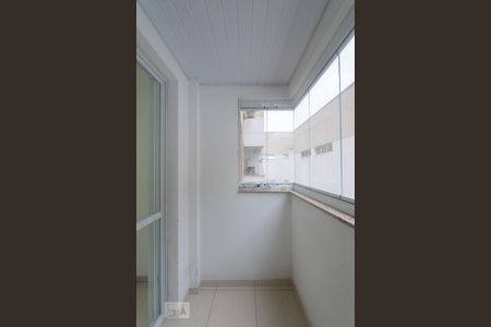 Apartamento para alugar com 72m², 2 quartos e 1 vagaVaranda