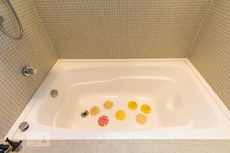 Apartamento à venda com 210m², 4 quartos e 2 vagasBanheiro