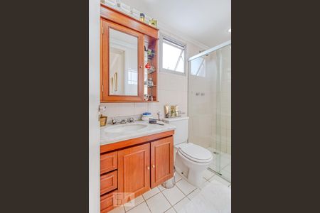 Apartamento à venda com 178m², 4 quartos e 4 vagasBanheiro da terceira suíte