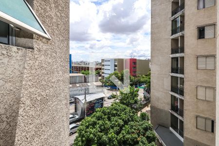 Apartamento à venda com 65m², 3 quartos e 1 vaga Apartamento à venda com 65m², 3 quartos e 1 vagaVaranda