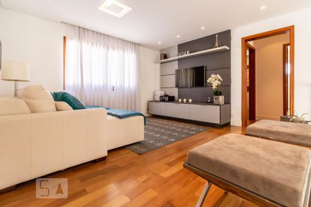 Sala íntima de casa de condomínio à venda com 4 quartos, 360m² em Alphaville, Santana de Parnaíba