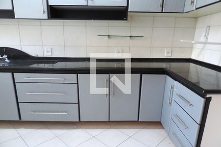 Apartamento para alugar com 80m², 2 quartos e 2 vagasCozinha