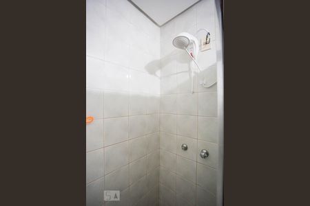 Banheiro de apartamento à venda com 2 quartos, 68m² em Menino Deus, Porto Alegre