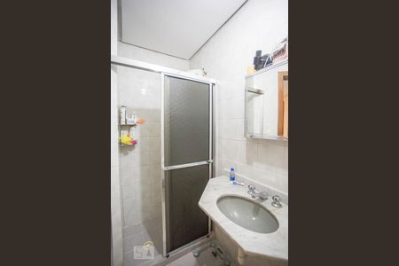 Banheiro de apartamento à venda com 2 quartos, 68m² em Menino Deus, Porto Alegre