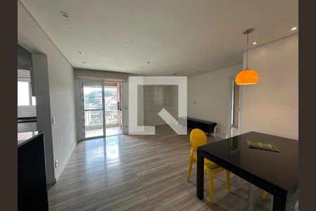 Sala de apartamento para alugar com 1 quarto, 74m² em Jardim Tupanci, Barueri