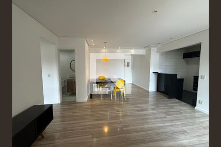 Sala de apartamento para alugar com 1 quarto, 74m² em Jardim Tupanci, Barueri