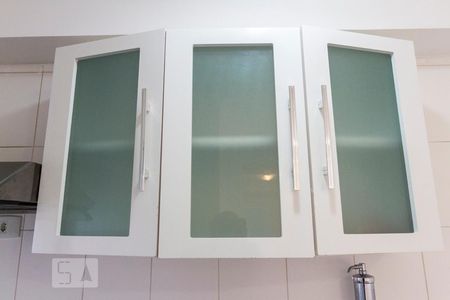 Apartamento para alugar com 60m², 2 quartos e 1 vaga Apartamento para alugar com 60m², 2 quartos e 1 vagaCozinha - Armário