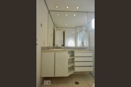 Apartamento para alugar com 123m², 3 quartos e 2 vagas Apartamento para alugar com 123m², 3 quartos e 2 vagasBanheiro Suíte 01