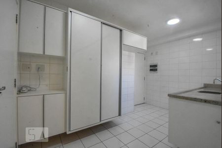 Apartamento para alugar com 123m², 3 quartos e 2 vagas Apartamento para alugar com 123m², 3 quartos e 2 vagasCozinha