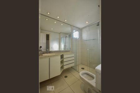 Apartamento para alugar com 123m², 3 quartos e 2 vagas Apartamento para alugar com 123m², 3 quartos e 2 vagasBanheiro Suíte 01