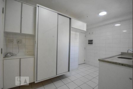 Apartamento para alugar com 123m², 3 quartos e 2 vagas Apartamento para alugar com 123m², 3 quartos e 2 vagasCozinha