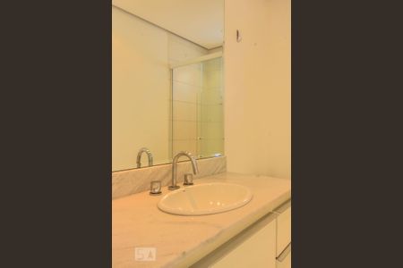 Apartamento para alugar com 123m², 3 quartos e 2 vagas Apartamento para alugar com 123m², 3 quartos e 2 vagasBanheiro 02