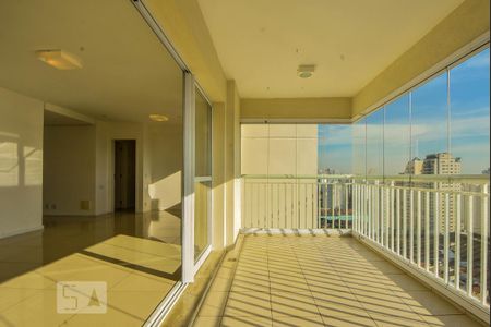 Apartamento para alugar com 123m², 3 quartos e 2 vagas Apartamento para alugar com 123m², 3 quartos e 2 vagasVaranda