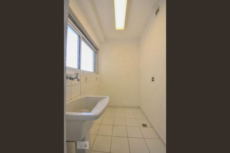Apartamento para alugar com 123m², 3 quartos e 2 vagas Apartamento para alugar com 123m², 3 quartos e 2 vagasLavanderia