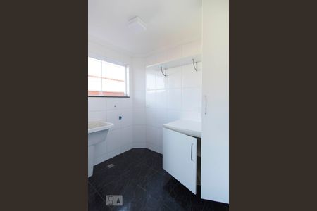 Lavanderia de casa à venda com 4 quartos, 245m² em Vila Isolina Mazzei, São Paulo