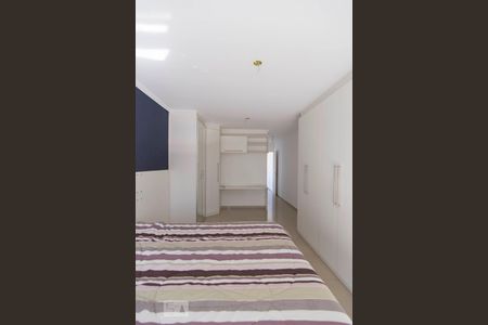 Casa à venda com 245m², 4 quartos e 4 vagasSuíte 4